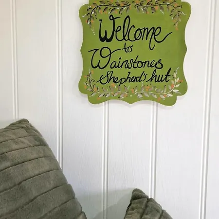 Camping Wainstones Shepherd's Hut Chop Gate
