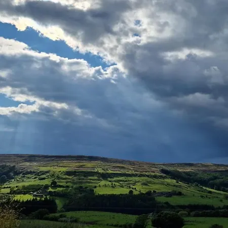 Wainstones Shepherd's Hut Camping *
