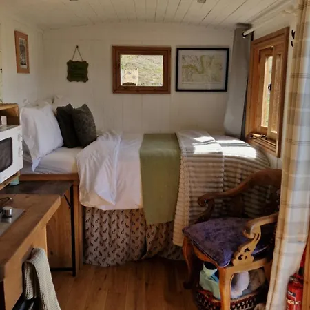 Camping Wainstones Shepherd's Hut *