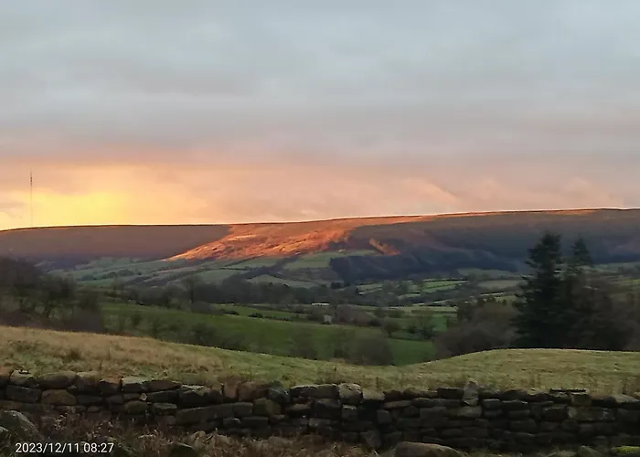 Wainstones Shepherd's Hut * Chop Gate