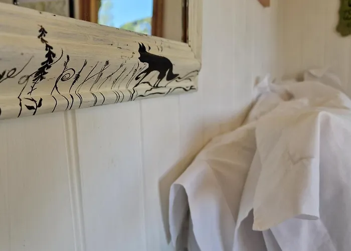 Wainstones Shepherd's Hut * Chop Gate