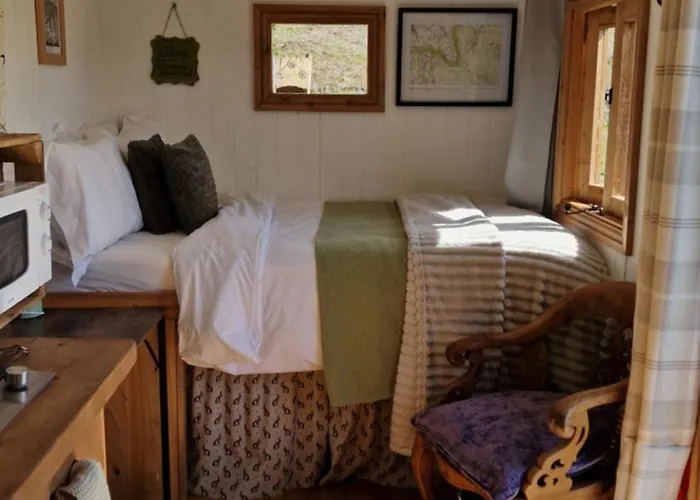 Campsite Wainstones Shepherd's Hut *